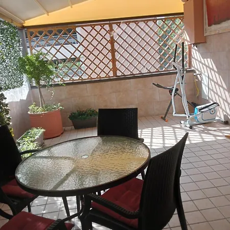 Alojamento de Acomodação e Pequeno-almoço Locazione Turistica Girasole