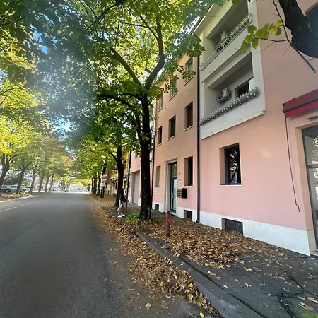 Alojamento de Acomodação e Pequeno-almoço Locazione Turistica Girasole